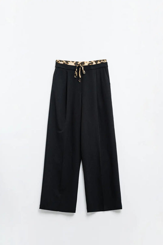 Long black pleated pants with leopard detail at the waist - Pants