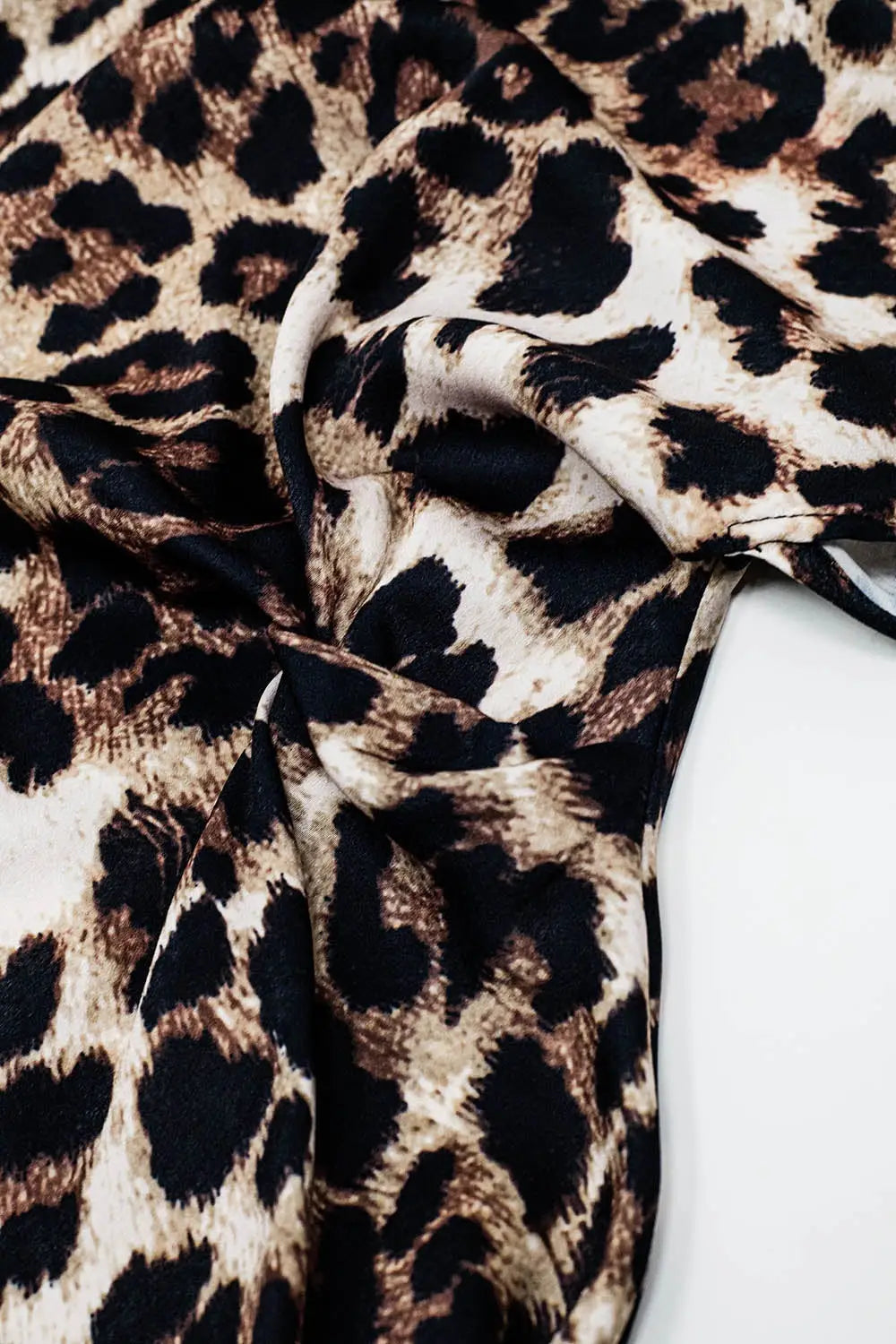 Leopard print maxi dress with knotted detail at the waist - Dresses