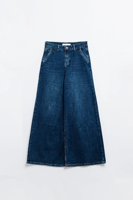 Super wide leg jeans in mid-wash
