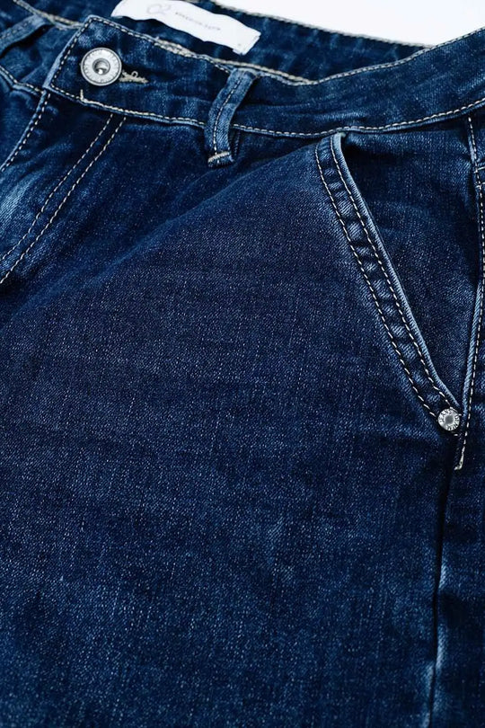 Super wide leg jeans in mid-wash