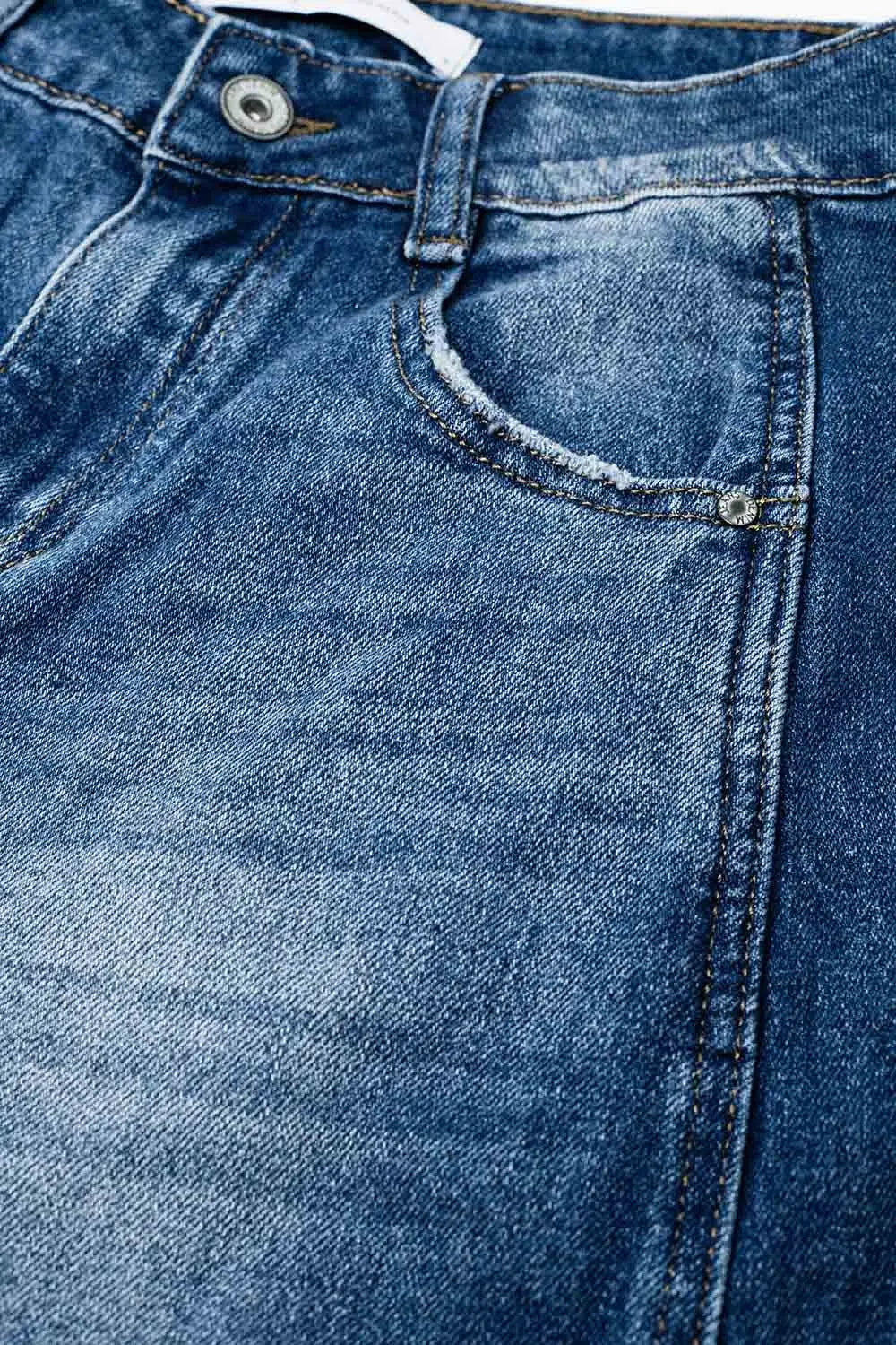 jeans with two side seams and balloon effect