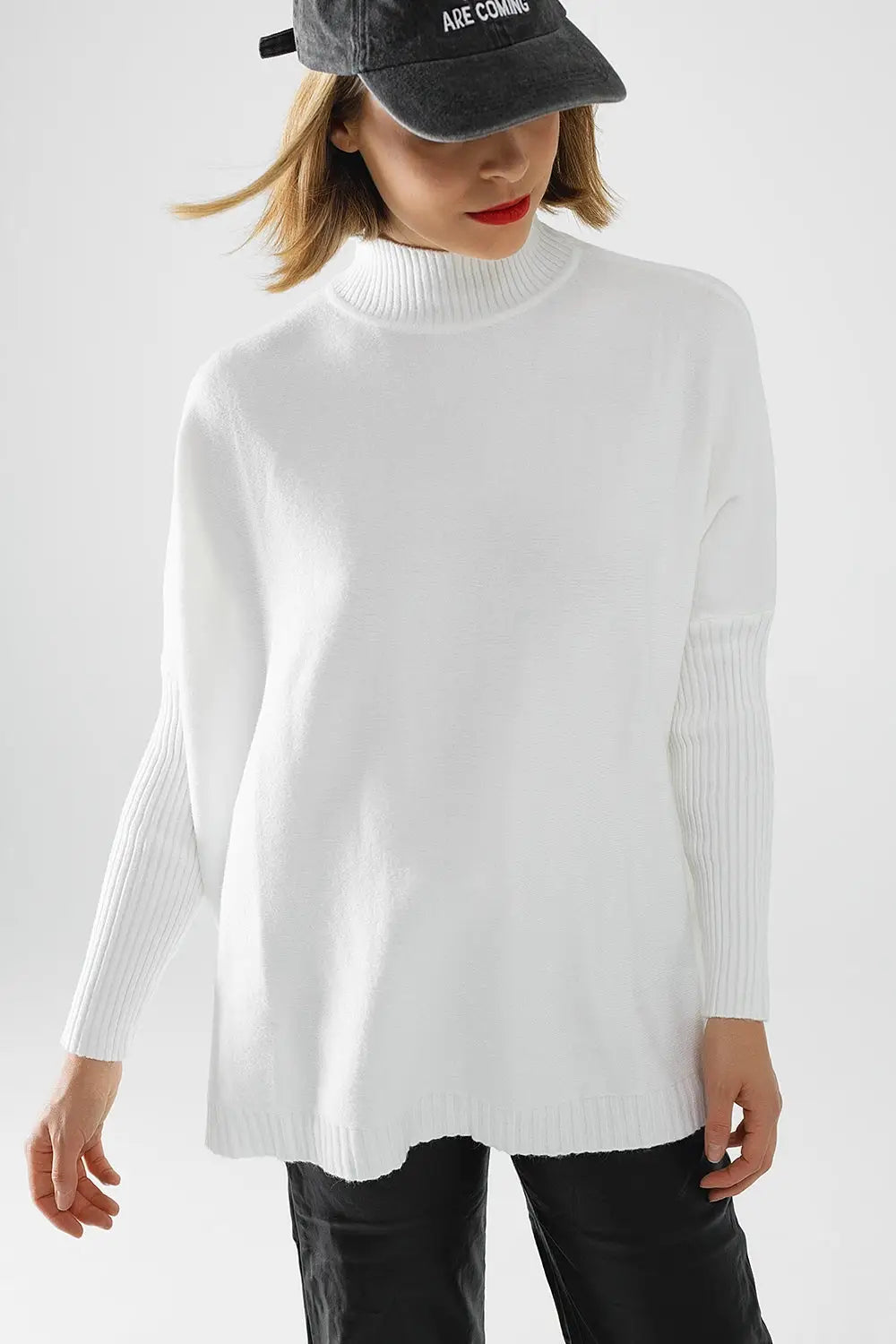 oversized soft knitted white sweater with ribbed sleeves - CREAM / ONE - Sweaters