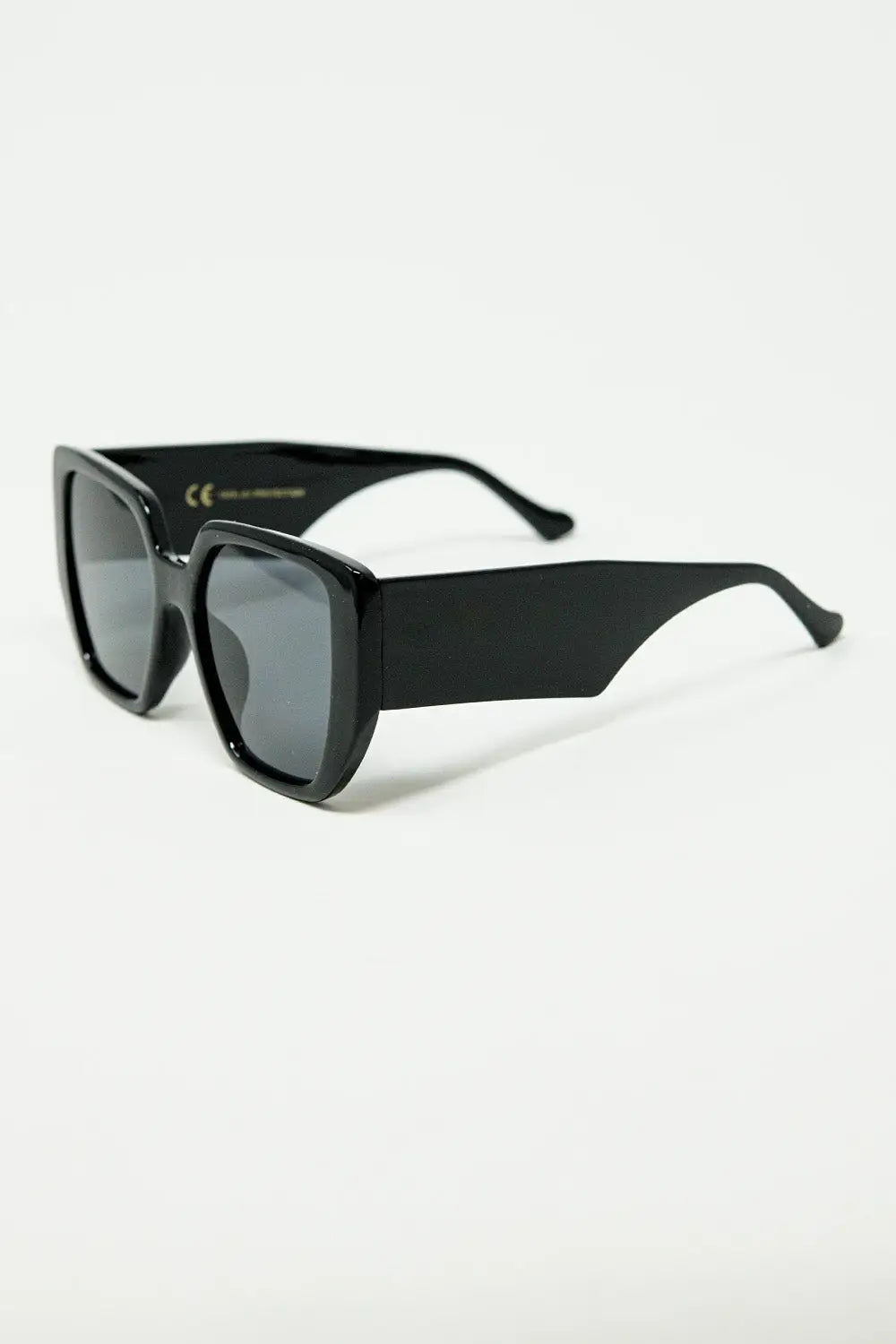 Black pin-up style sunglasses with geometric design and cat eyes - BLACK / ONE - Sunglasses
