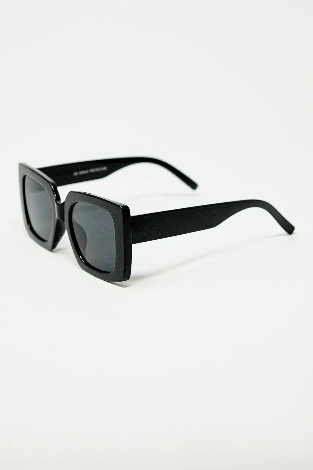 vintage silhouette sunglasses with a subtle angled cat-eye in black - BLACK / ONE - Sunglasses