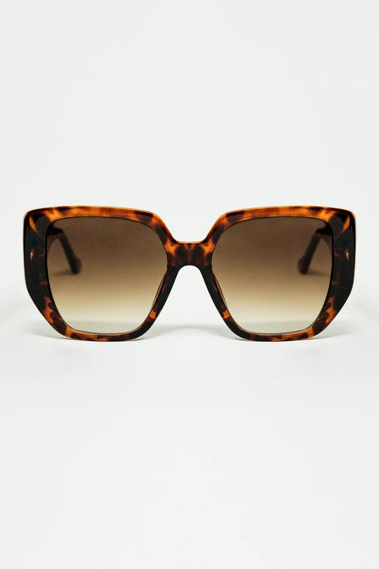 Brown pin-up style sunglasses with geometric design and cat eyes - BROWN / ONE - Sunglasses