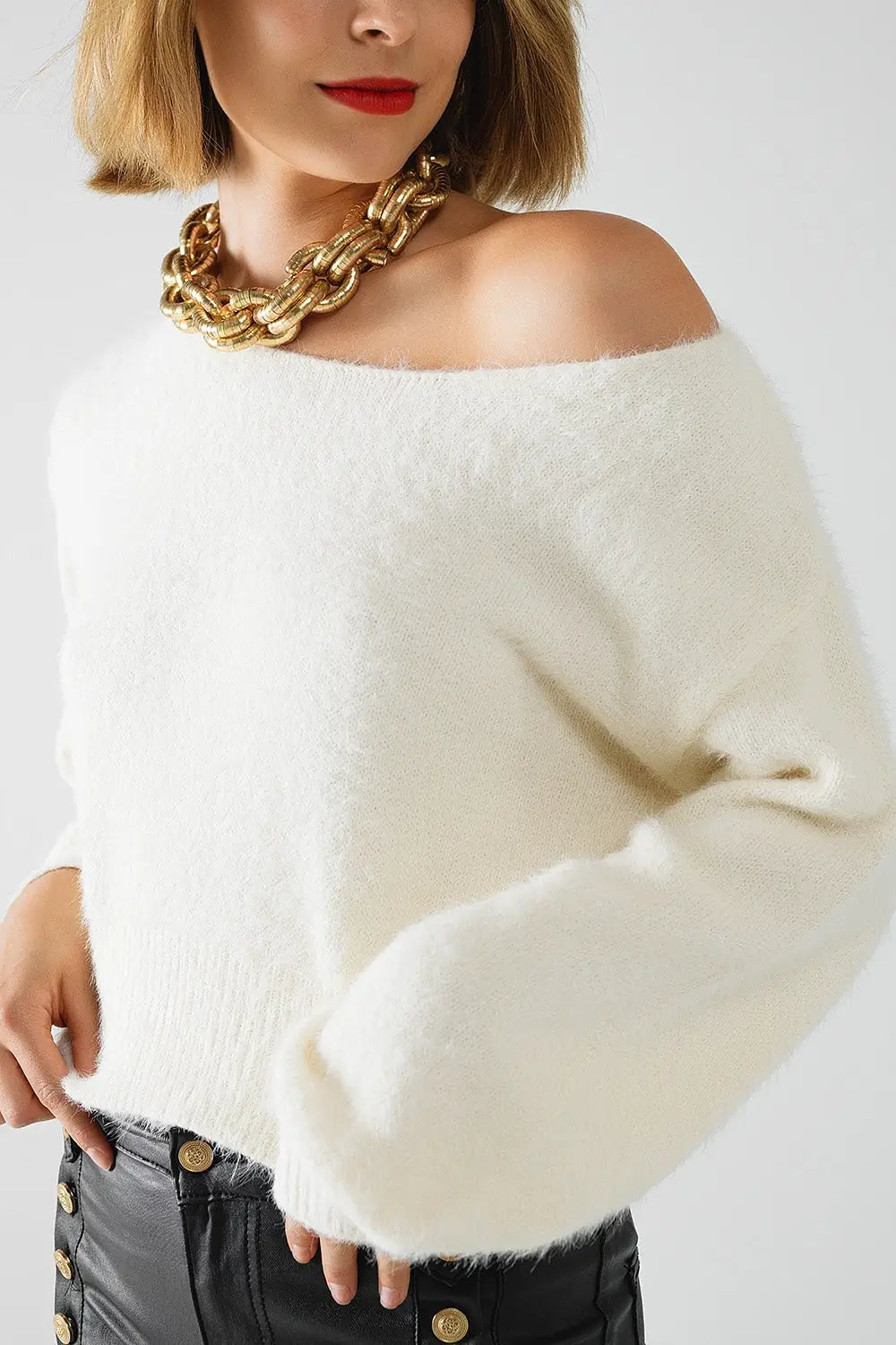 cropped fluffy sweater in cream fitted at the waist - CREAM / ONE - Sweaters