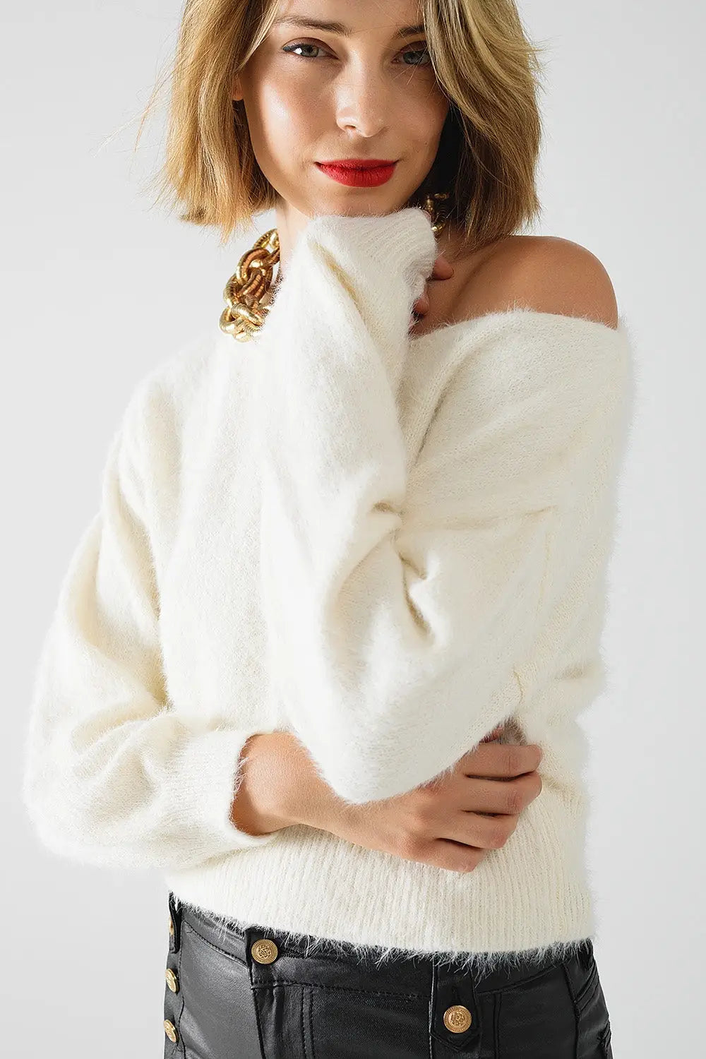 cropped fluffy sweater in cream fitted at the waist - CREAM / ONE - Sweaters