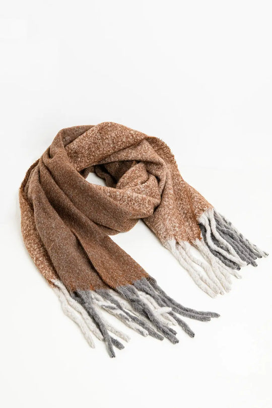 Chunky knit scarf in brown color block with fringes - BROWN / ONE - Scarves