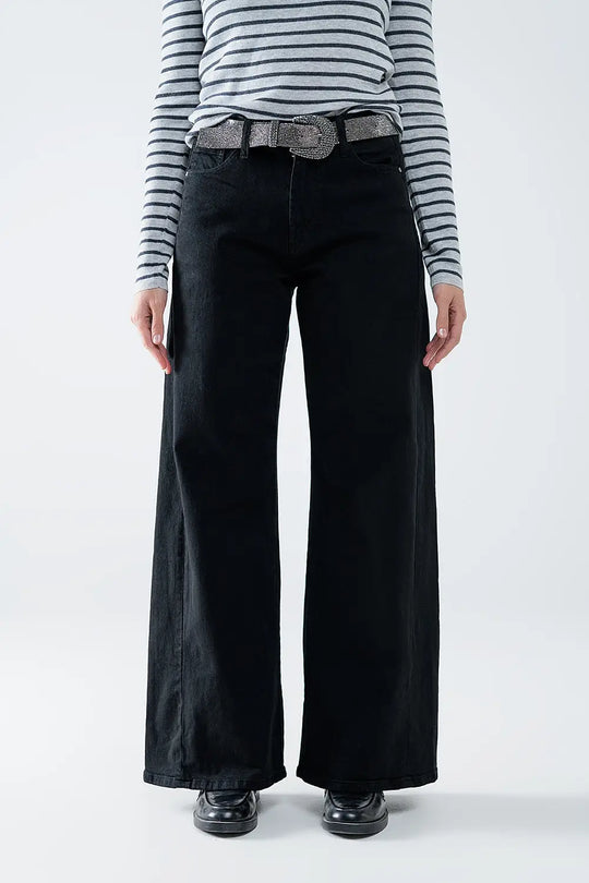 Extra wide leg trousers in black - Colored Jeans