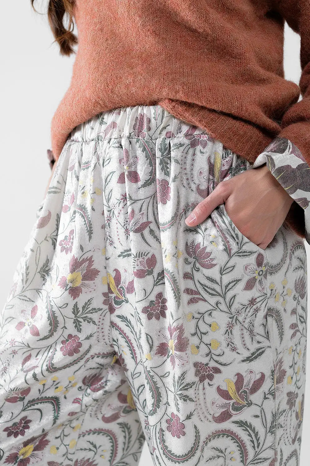 gray flower printed satin pants - Pants