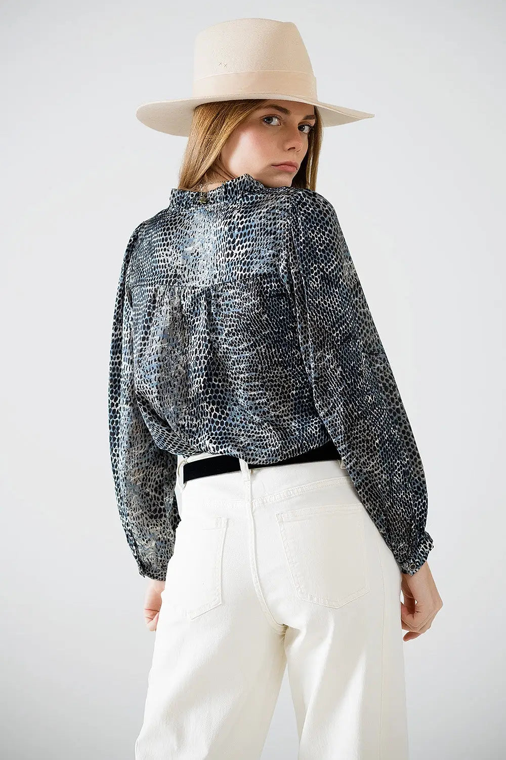 chiffon blouse in grey leopard print - Shirts