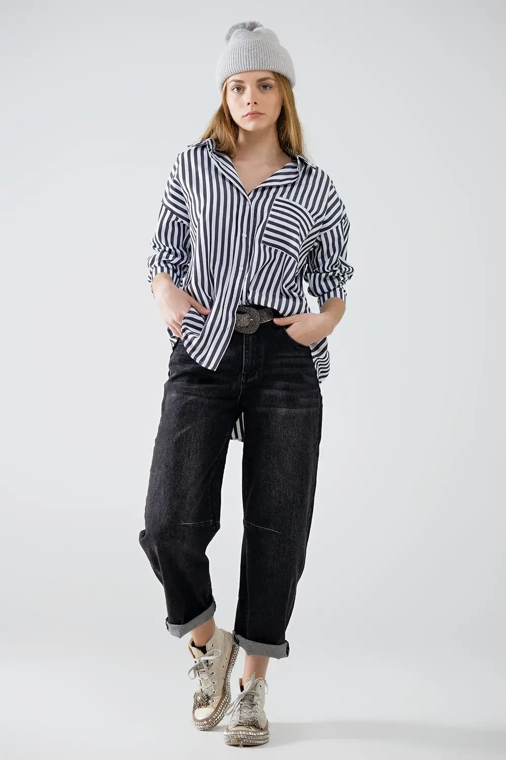 Poplin shirt with vertical stripes in black and chest pocket - Shirts