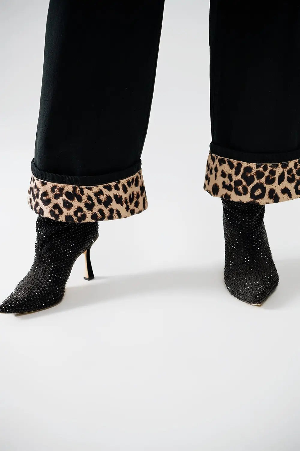Wide leg black pants with leopard print at the bottom - Colored Jeans