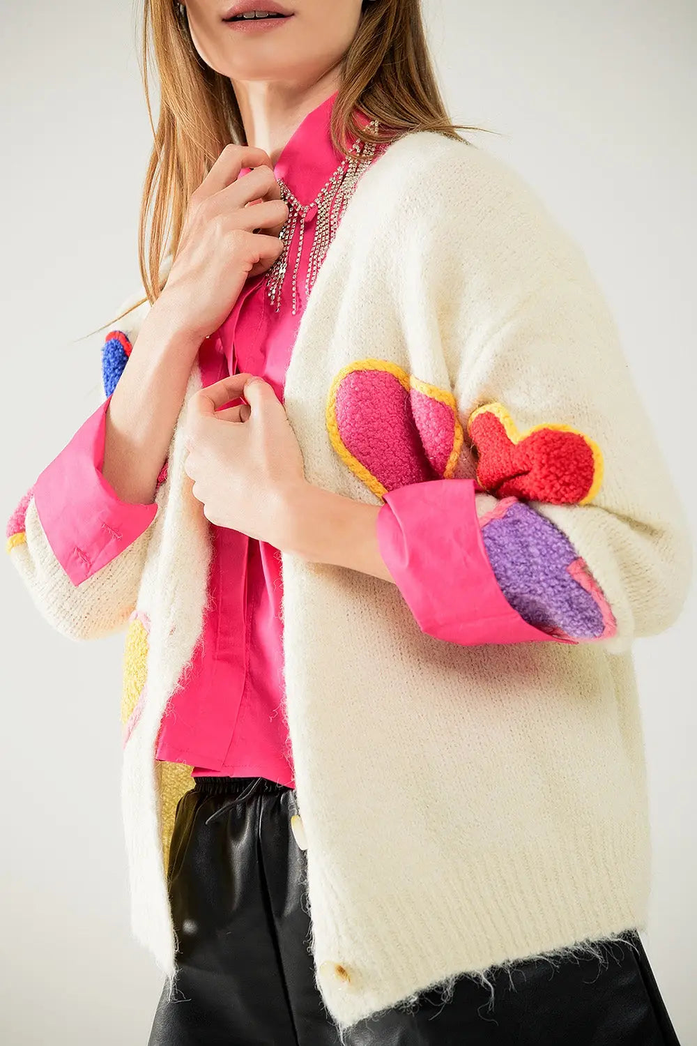 Beige knitted cardigan with embroidered hearts - BEIGE / ONE - Cardigans