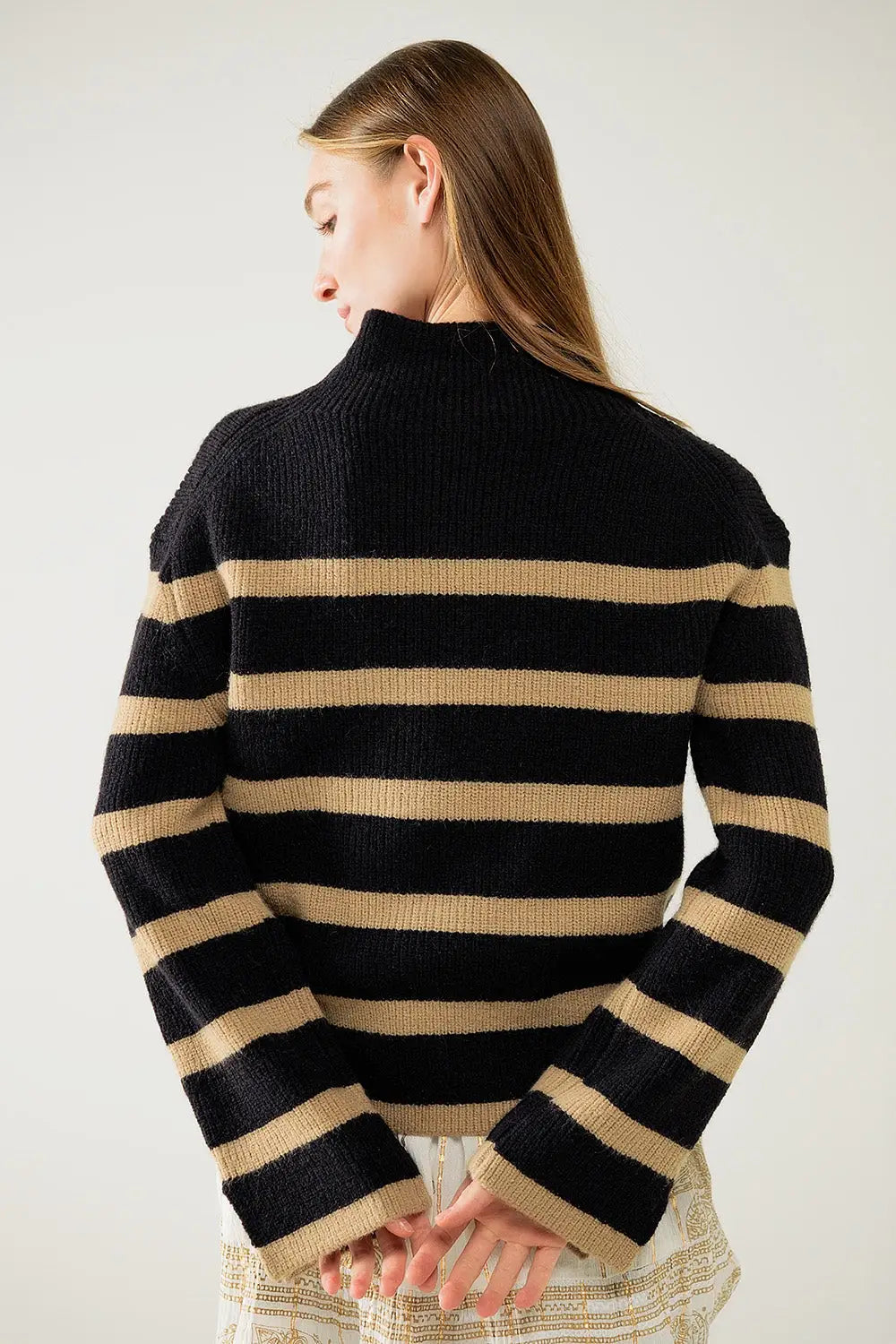 Ribbed knit jersey in black with camel stripes - BLACK / ONE - Sweaters