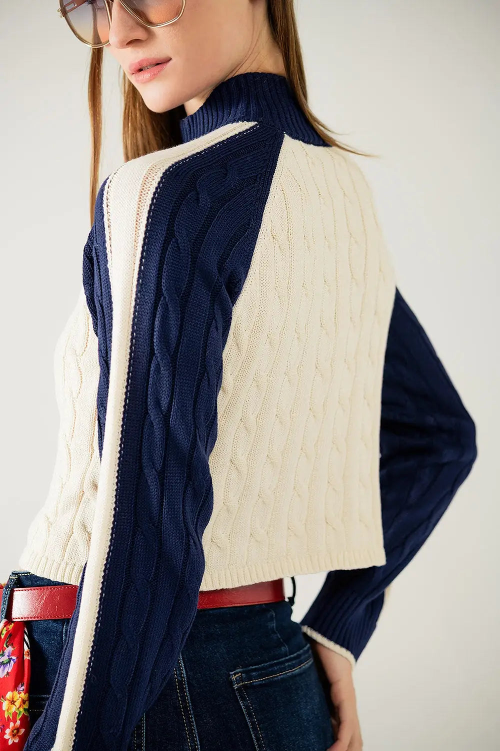 cropped white and navy sweater with neck zipper - Sweaters