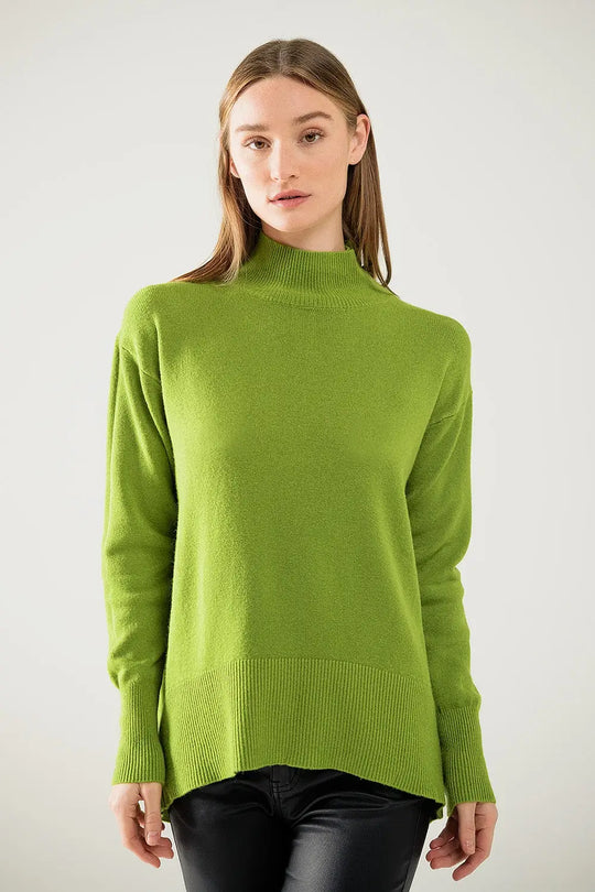 Loose green sweater with opening in the back - GREEN / ONE - Sweaters