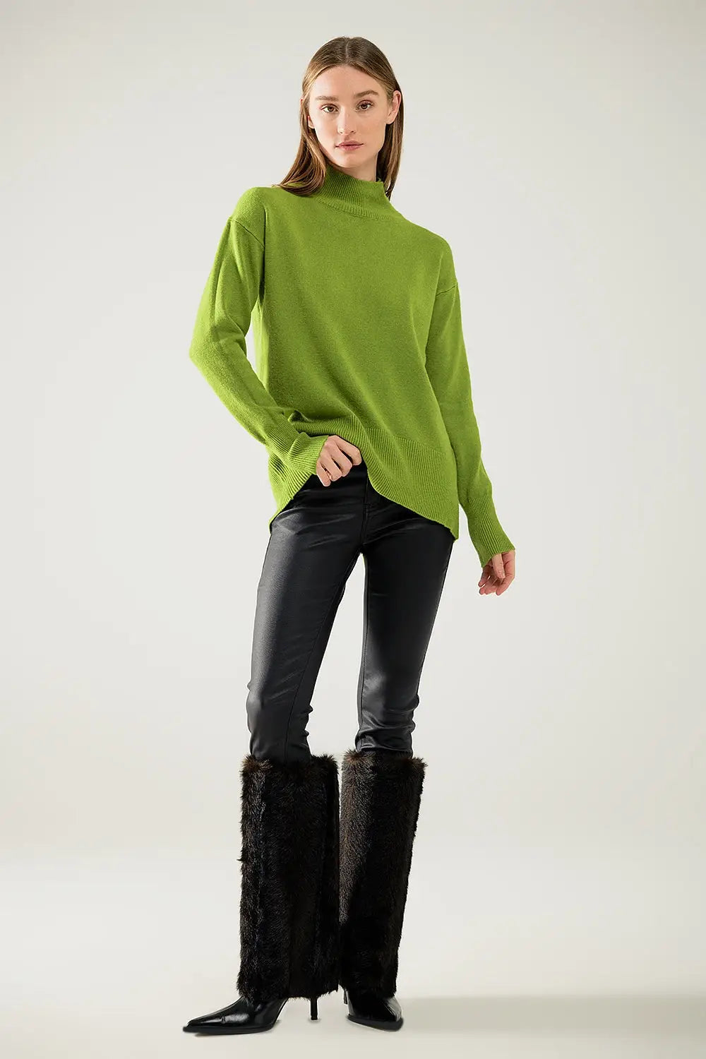 Loose green sweater with opening in the back - GREEN / ONE - Sweaters