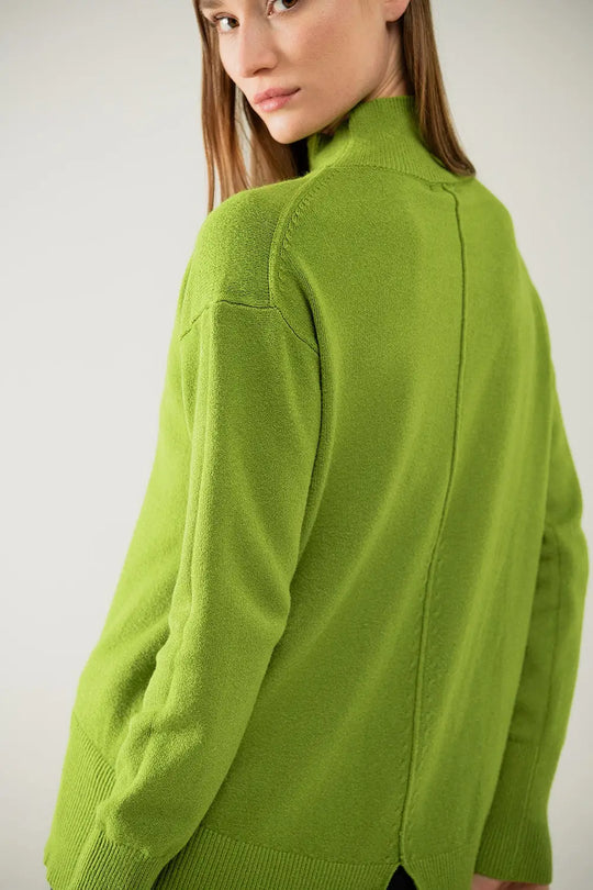 Loose green sweater with opening in the back - GREEN / ONE - Sweaters