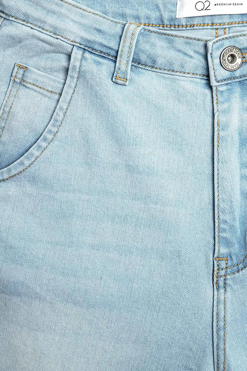 Light Wash Mom Jeans With Side Pockets