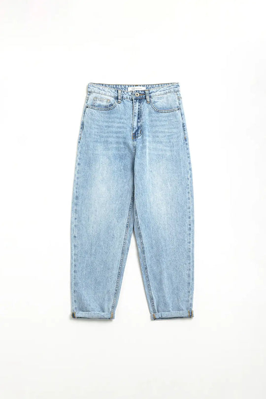 High waist straight leg jeans in light wash