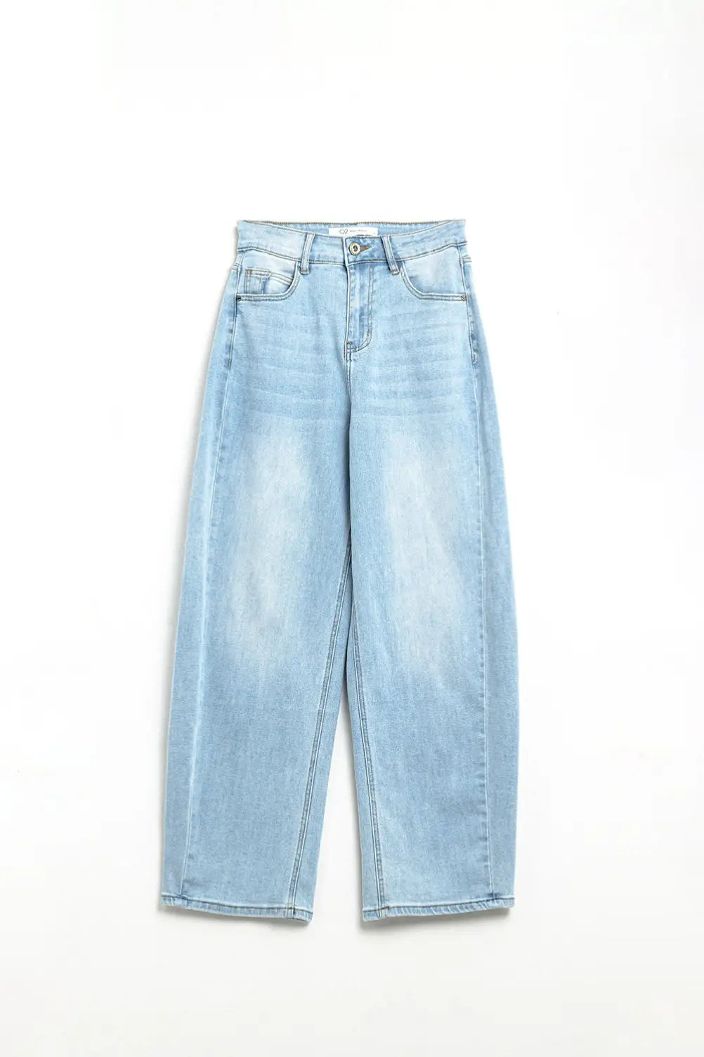 Light wash baggy jeans in a fine denim fabric