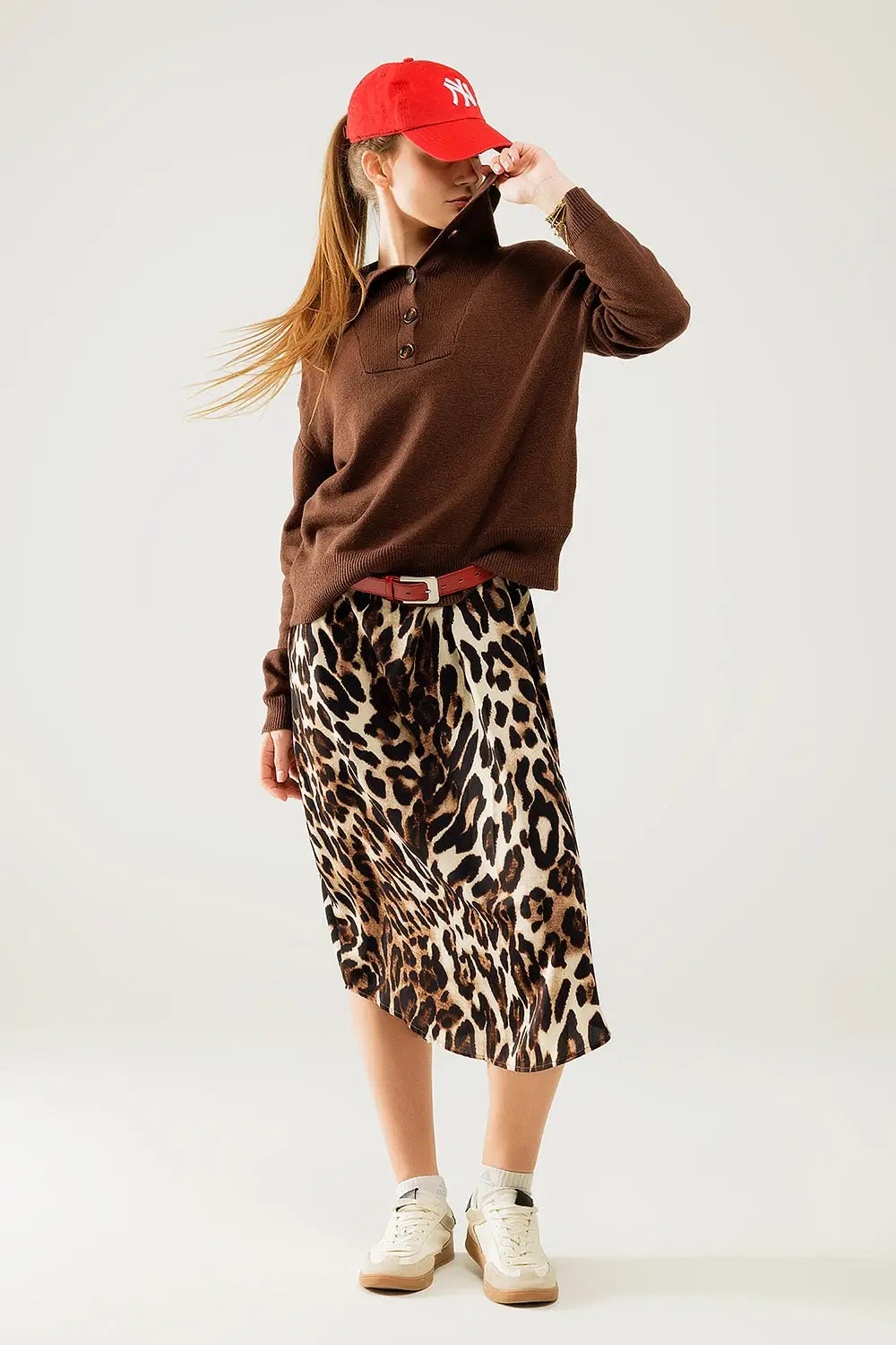 Brown loose sweater with button closure - Sweaters