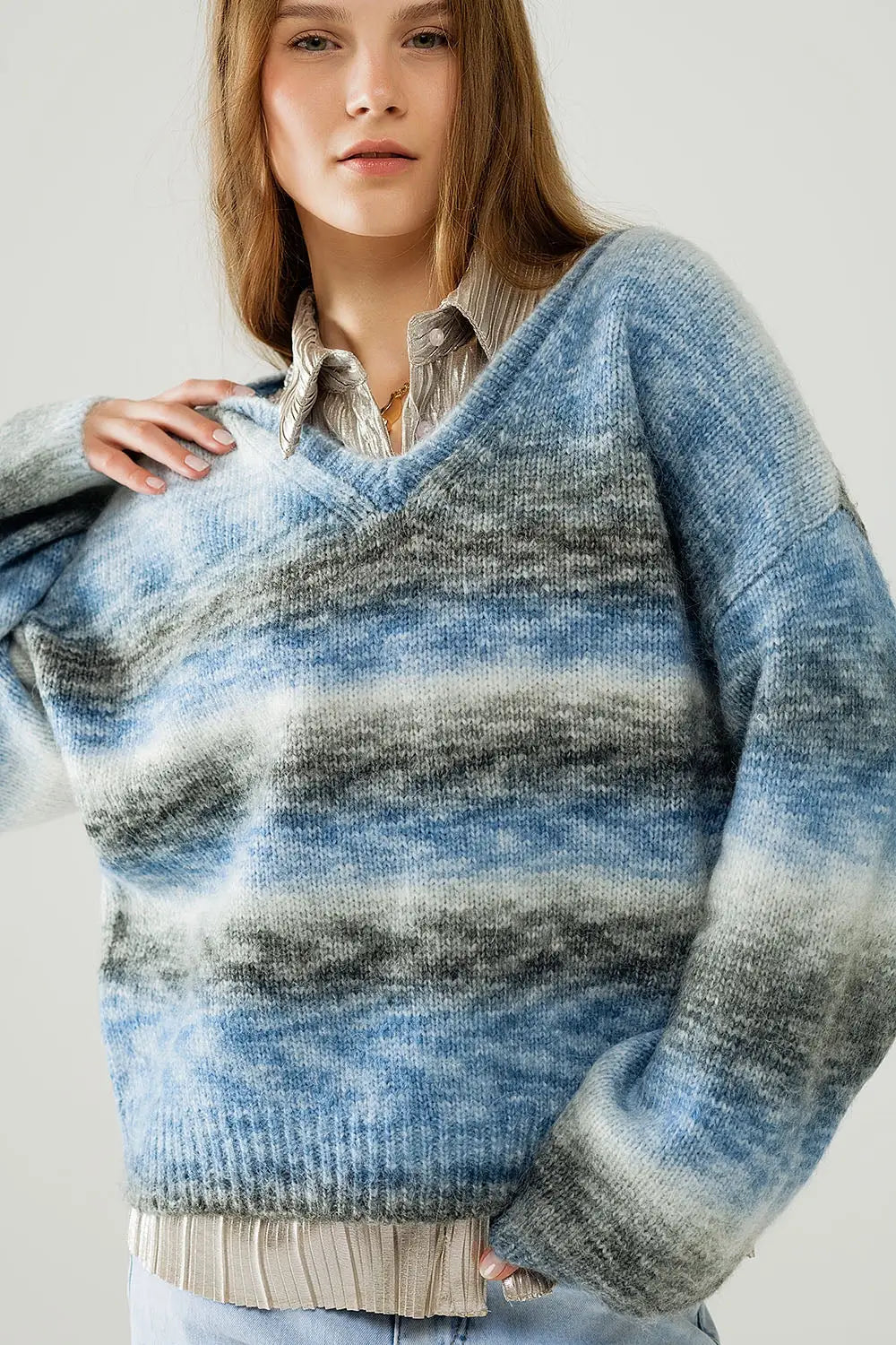 Loose V-neck sweater with blue and grey stripes - Sweaters