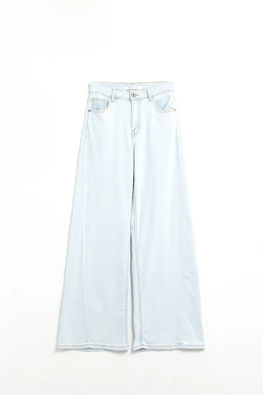 Oversized Straight Leg Jeans in Light Wash denim