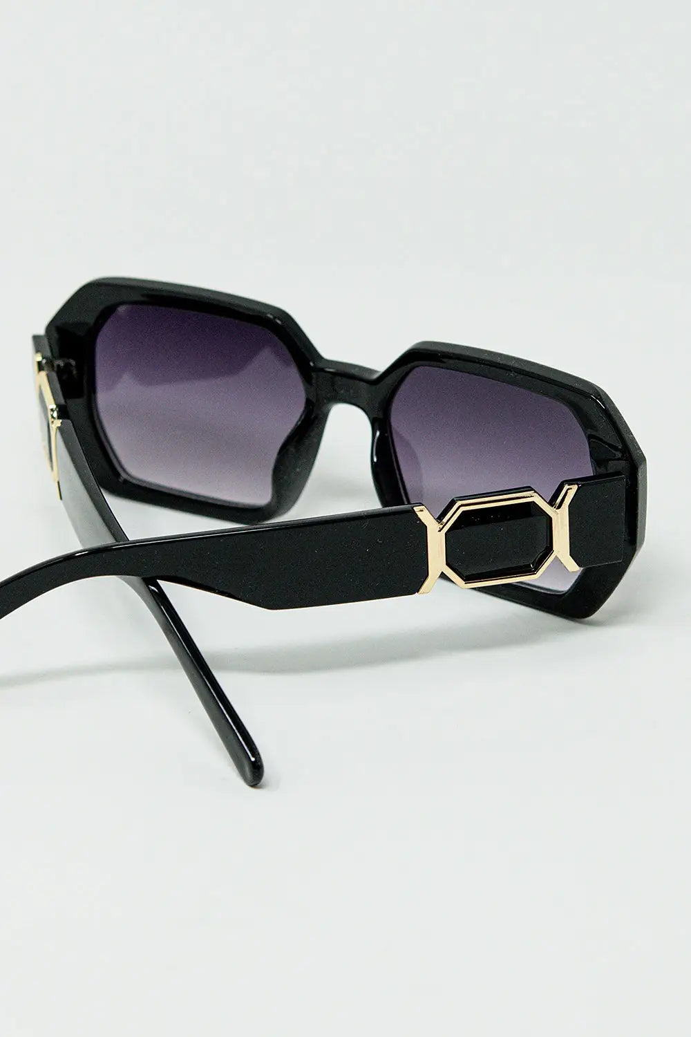 Black Diamond-Shaped Sunglasses and goldden detail - BLACK / ONE - Sunglasses