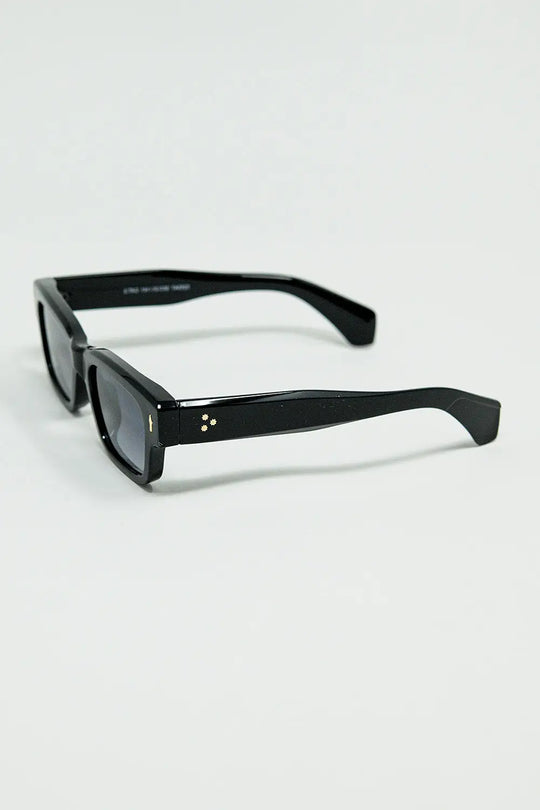 Black sunglasses with oval frame with gold detail - BLACK / ONE - Sunglasses