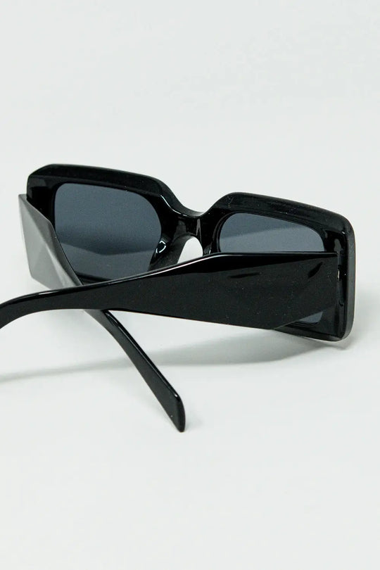 Black square sunglasses with detail on the side - BLACK / ONE - Sunglasses
