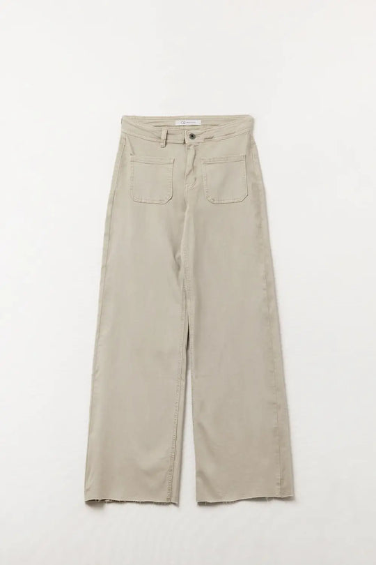 wide leg pants with front pockets in beige - Colored Jeans