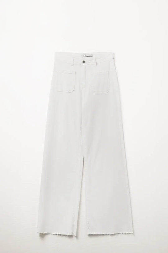 White Straight Leg pants With Front Pockets - Colored Jeans