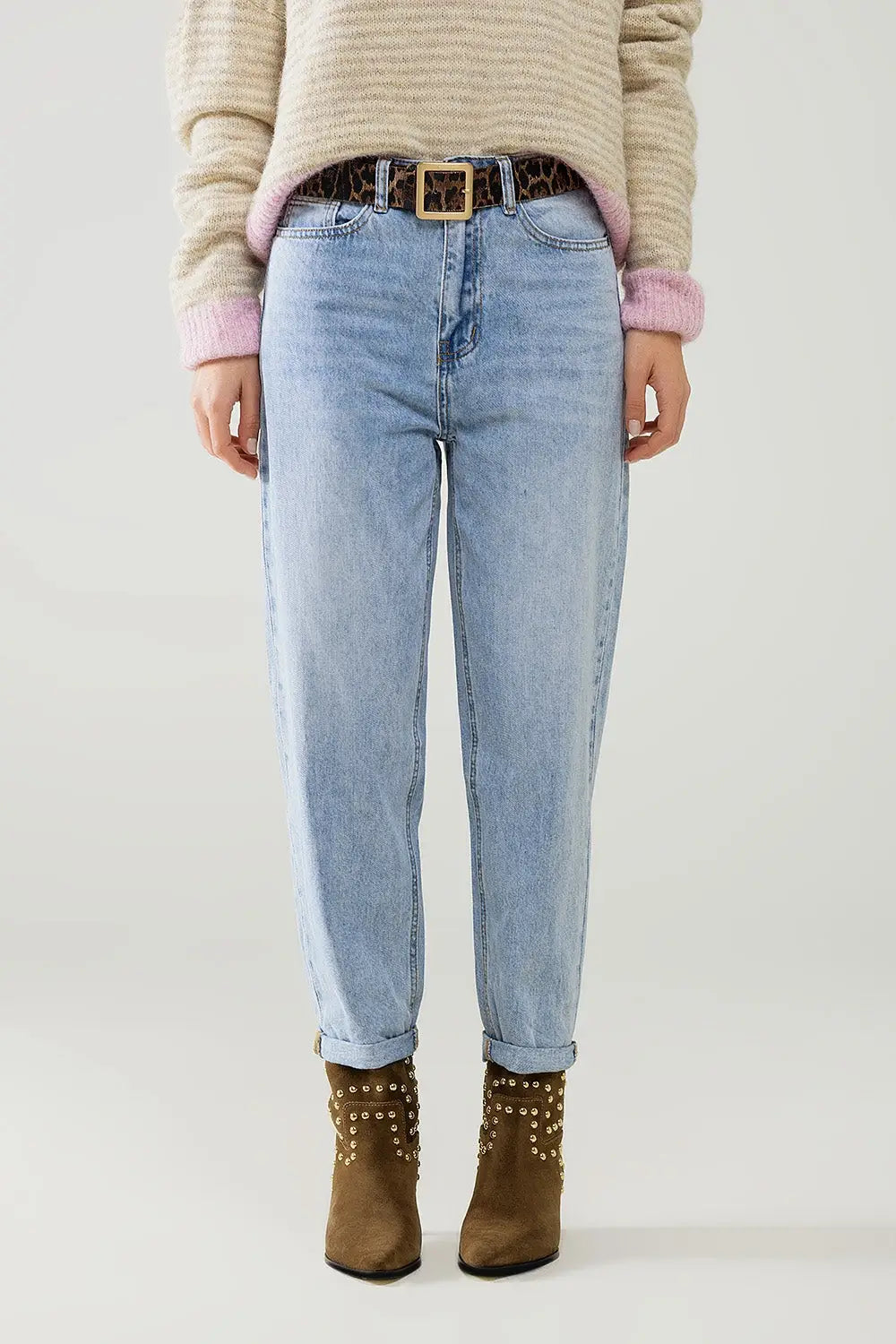 High waist straight leg jeans in light wash