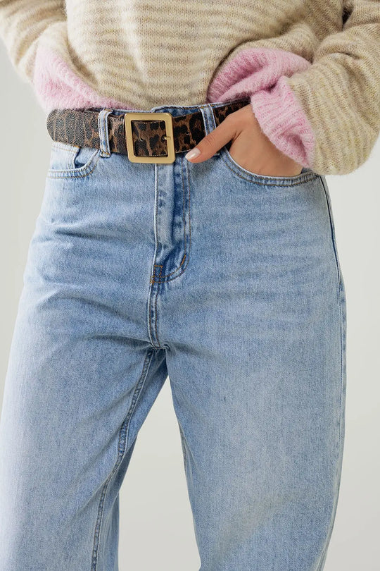 High waist straight leg jeans in light wash