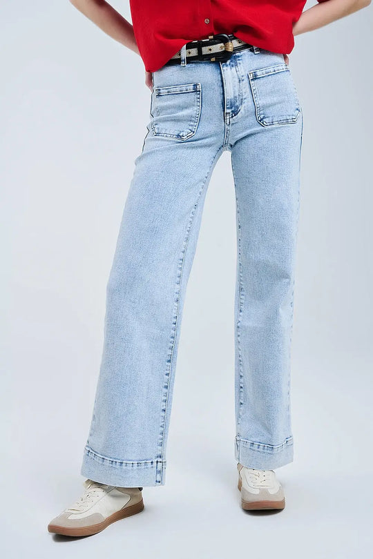 Light wash jeans with wide leg and pockets