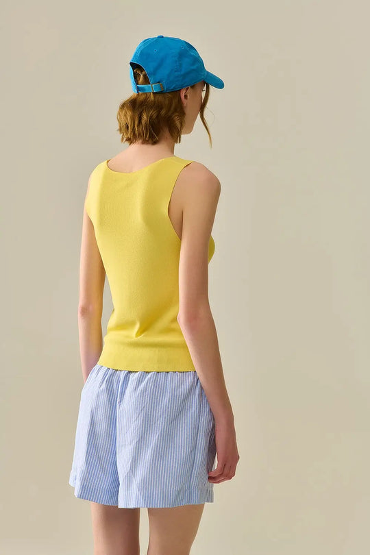 Yelow sleeveless fine knitted top With V-Neck - YELLOW / ONE - Sweaters