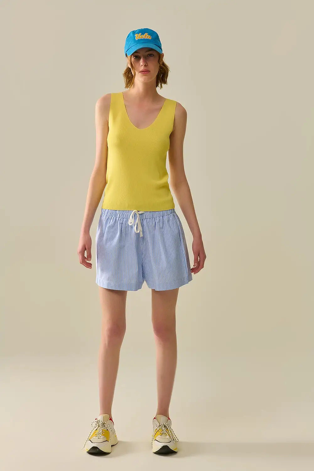 Yelow sleeveless fine knitted top With V-Neck - YELLOW / ONE - Sweaters