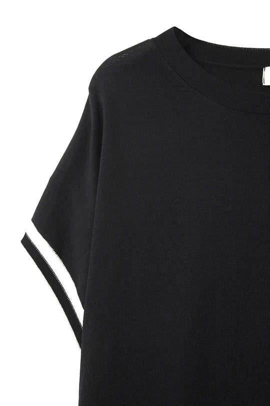 relaxed Sweater In Black with white contrast detail - BLACK / ONE - Sweaters