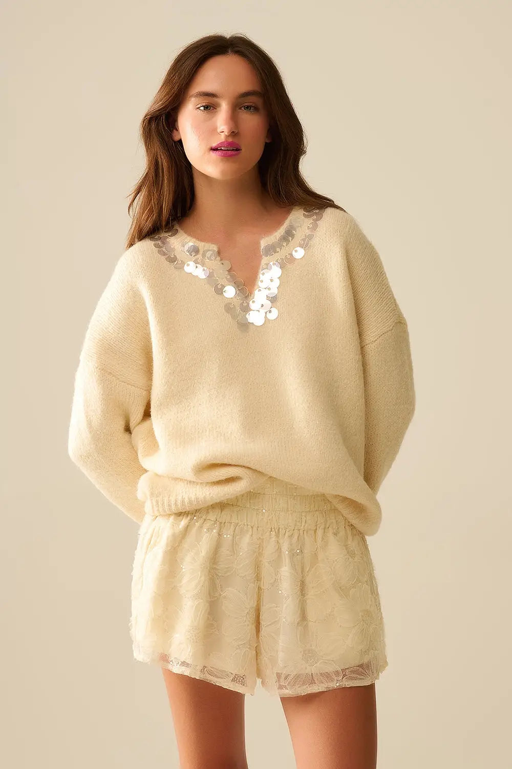 Cream V-neck sweater with sequin detail - CREAM / ONE - Sweaters