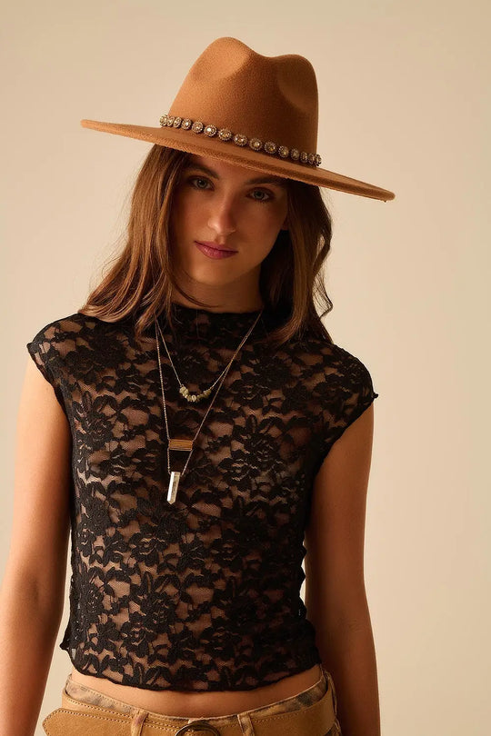 Romantic Lace T-shirt With Cap Sleeves in Black - Tops