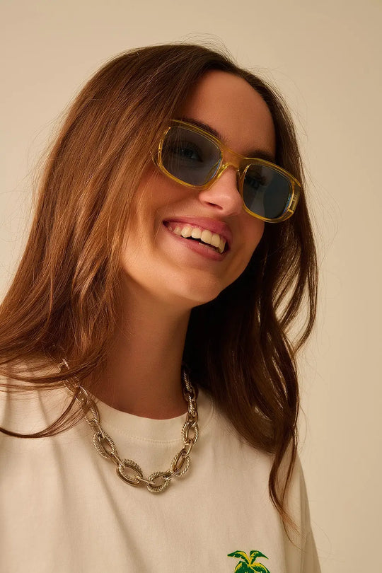 Oval Sunglasses with High Gloss Transparent Frames in yellow - YELLOW / ONE - Sunglasses