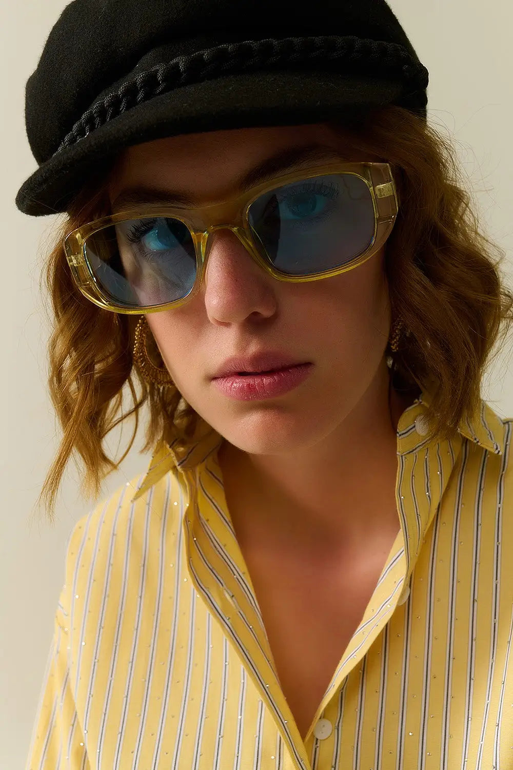 Oval Sunglasses with High Gloss Transparent Frames in yellow - YELLOW / ONE - Sunglasses