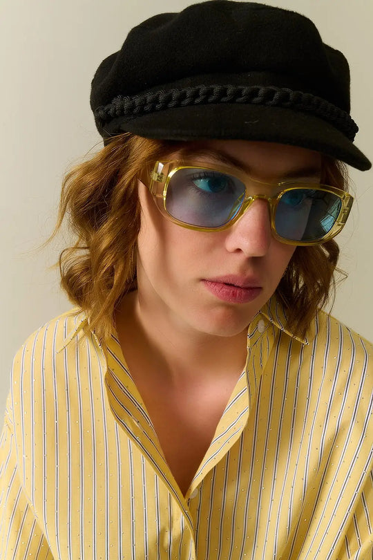 Oval Sunglasses with High Gloss Transparent Frames in yellow - YELLOW / ONE - Sunglasses