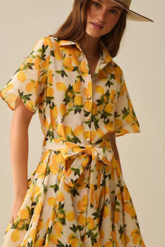 Romantic dress with waistband and lemon print and short sleeves - Dresses