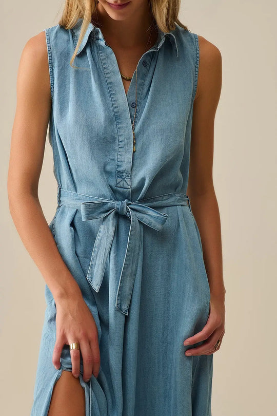Sleeveless tencel fabric shirt dress in Blue - Dresses