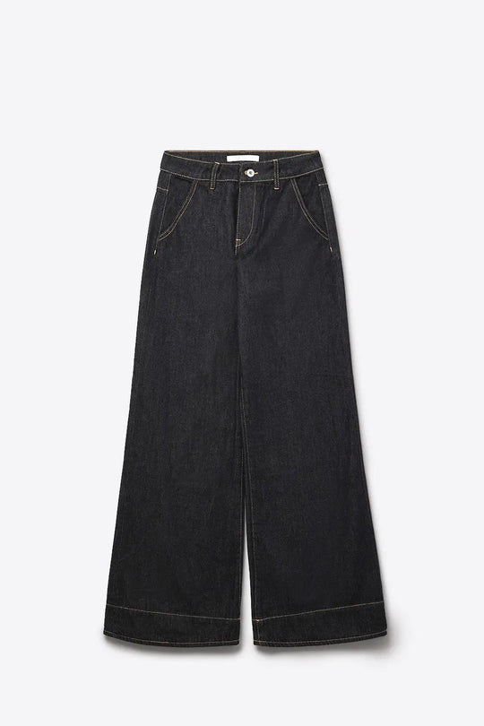 Dark Denim Wide-Leg Jeans with Contrast Stitching