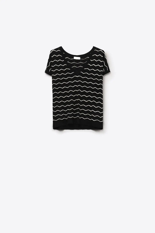 Zigzag V-Neck Knit sweater with dropped sleeves in black - BLACK / ONE - Sweaters