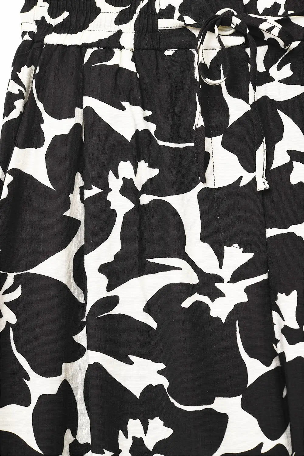 Hawaiian Floral Print Straight Pants in Black and White - Pants